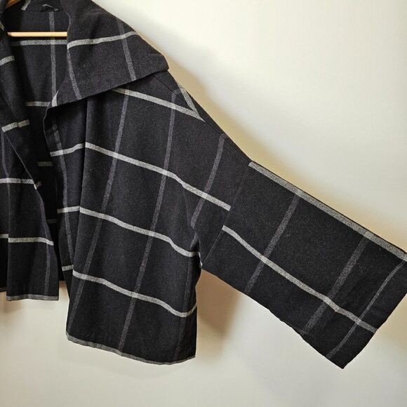 EUC ANNIKKI KARVINEN WOOL OVERSIZED TILE PATTERN LAPEL PONCHO ONE SIZE - Picture 8 of 16